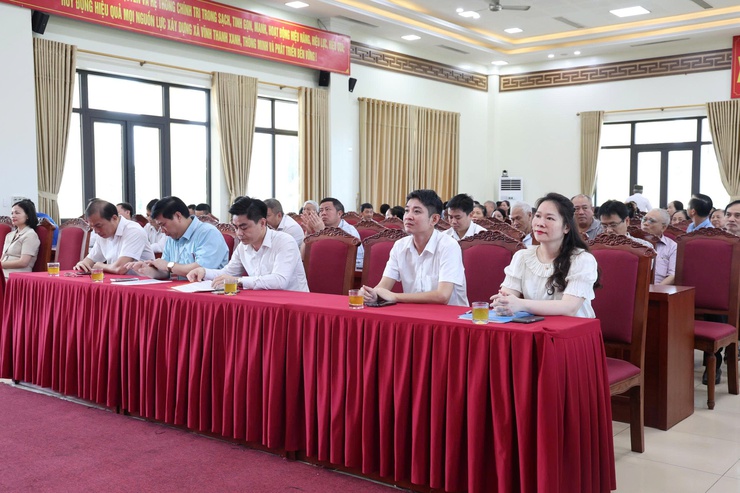 Đảng ủy xã Vĩnh Thanh tổ chức Hội nghị nghiên cứu, học tập, quán triệt thực hiện Chỉ thị số 04-CT/TW của Ban Bí thư và tuyên truyền Ngày sách và Văn hóa đọc Việt Nam- Ảnh 2.