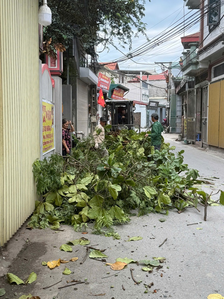Ngày 13/5/2026: BCĐ 197 quyết liệt ra quân xử lý dứt điểm vi phạm trậtt ự đô thị trên trục đường Phương Trung- Ảnh 2.