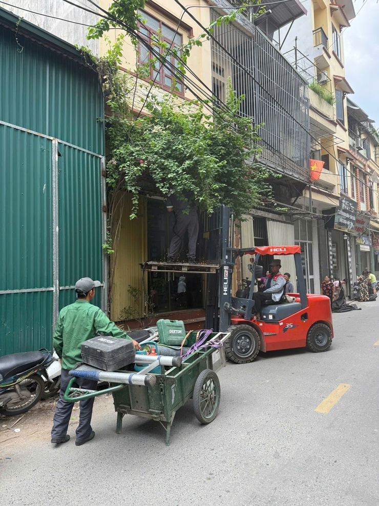 Ngày 13/5/2026: BCĐ 197 quyết liệt ra quân xử lý dứt điểm vi phạm trậtt ự đô thị trên trục đường Phương Trung- Ảnh 4.