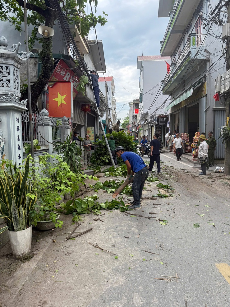 Ngày 13/5/2026: BCĐ 197 quyết liệt ra quân xử lý dứt điểm vi phạm trậtt ự đô thị trên trục đường Phương Trung- Ảnh 5.