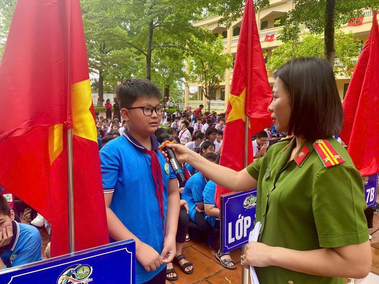 TUYÊN TRUYỀN PHÒNG CHỐNG ĐUA XE, GÂY RỐI TRẬT TỰ CÔNG CỘNG VÀ PHÒNG CHỐNG ĐUỐI NƯỚC CHO HỌC SINH TRƯỜNG THCS PHÙ LINH- Ảnh 3.