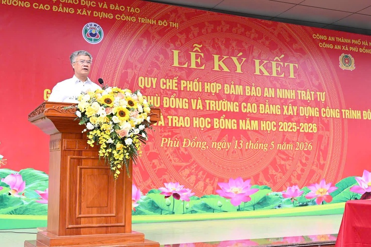 Công an xã Phù Đổng ký kết Quy chế phối hợp đảm bảo an ninh trật  với Trường Cao đẳng Xây dựng công trình đô thị. - Ảnh 3.