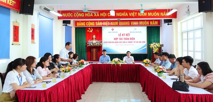 KÝ KẾT HỢP TÁC TOÀN DIỆN GIỮA BỆNH VIỆN ĐA KHOA SÓC SƠN VÀ TRẠM Y TẾ XÃ SÓC SƠN -TĂNG CƯỜNG KẾT NỐI TUYẾN CƠ SỞ – NÂNG CAO CHẤT LƯỢNG KHÁM, CHỮA BỆNH CHO NGƯỜI DÂN- Ảnh 3.