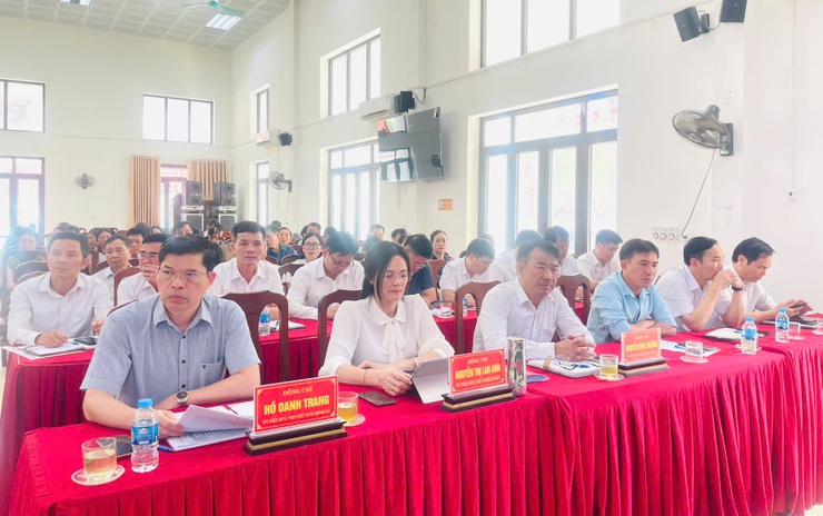 Xã Phúc Lộc tổ chức Hội nghị giao ban đánh giá kết quả thực hiện nhiệm vụ tháng 4, triển khai phương hướng nhiệm vụ tháng 5 năm 2026 theo mô hình "4 trục" tạo chuyển biến trong điều hành- Ảnh 12.