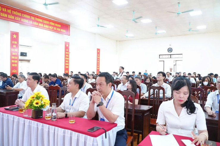 DÂN HÒA KHAI MẠC LỚP TẬP HUẤN ỨNG DỤNG CNTT CƠ BẢN CHO CÁN BỘ, CÔNG CHỨC- Ảnh 3.