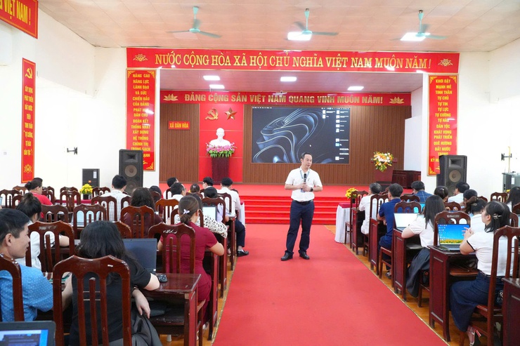 DÂN HÒA KHAI MẠC LỚP TẬP HUẤN ỨNG DỤNG CNTT CƠ BẢN CHO CÁN BỘ, CÔNG CHỨC- Ảnh 11.