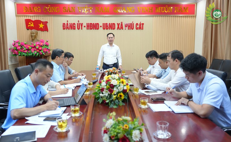 Phú Cát tổ chức hội nghị tháo gỡ vướng mắc trong giải quyết thủ tục hành chính lĩnh vực đất đai- Ảnh 1.