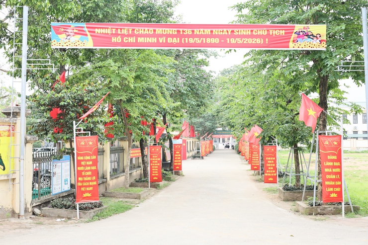 Thông báo treo cờ Tổ quốc chào mừng kỷ niệm 136 năm Ngày sinh Chủ tịch Hồ Chí Minh (19/5/1890 - 19/5/2026)- Ảnh 2.