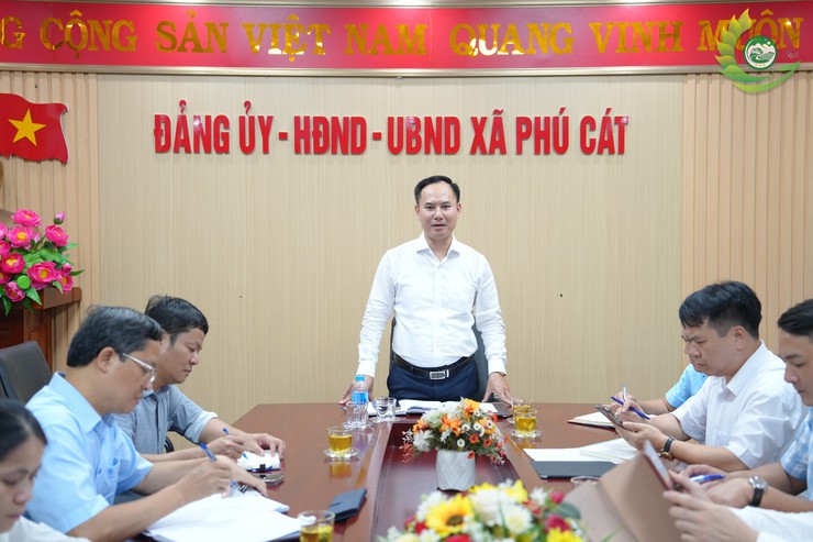 Phú Cát tổ chức hội nghị tháo gỡ vướng mắc trong giải quyết thủ tục hành chính lĩnh vực đất đai- Ảnh 3.