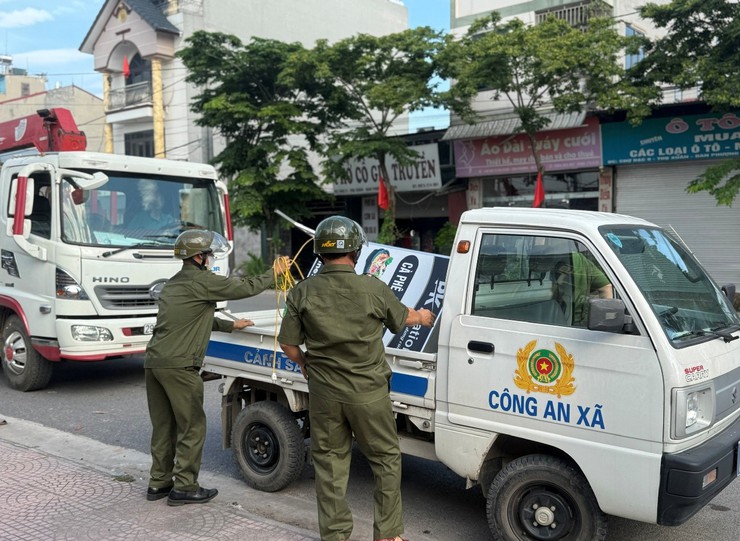 BAN CHỈ ĐẠO 332 XÃ LIÊN MINH TIẾP TỤC GIẢI QUYẾT ĐIỂM NGHẼN VỀ “TRẬT TỰ ĐÔ THỊ”, XÂY DỰNG XÃ ĐẢM BẢO KỶ CƯƠNG, VĂN MINH ĐÔ THỊ
- Ảnh 4.