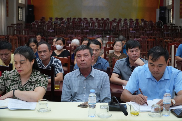 Hội nghị làm việc về một số nội dung liên quan đến dự án: xây dựng HTKT khu đấu giá QSD đất ở khu đồng dộc thôn Chính Vân- Ảnh 2.
