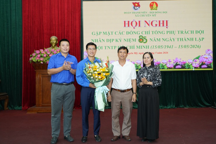 Đoàn xã Chuyên Mỹ gặp mặt các đồng chí Tổng phụ trách Đội nhân dịp kỷ niệm 85 năm ngày thành lập Đội TNTP Hồ Chí Minh, triển khai kế hoạch tình nguyện hè 2026- Ảnh 1.