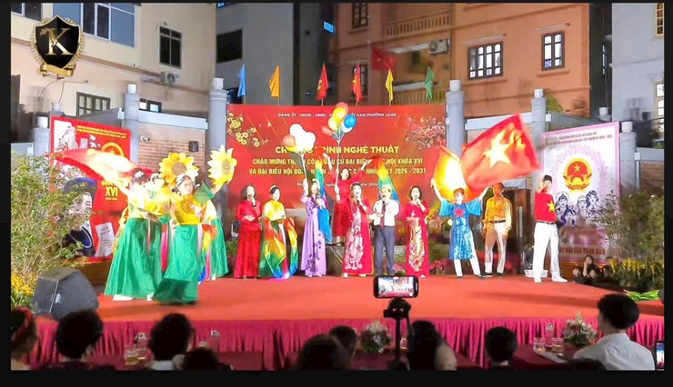 CLB UNESCO NÓN BA TẦM (PHƯỜNG LÁNG) – NƠI HỒN DÂN TỘC ĐƯỢC NÂNG NIU QUA TỪNG CÂU HÁT- Ảnh 4.