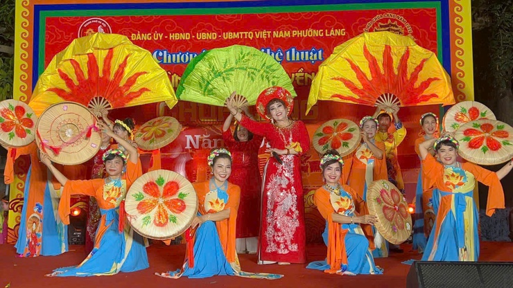 CLB UNESCO NÓN BA TẦM (PHƯỜNG LÁNG) – NƠI HỒN DÂN TỘC ĐƯỢC NÂNG NIU QUA TỪNG CÂU HÁT- Ảnh 5.