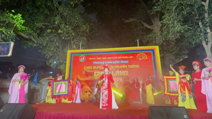 CLB UNESCO NÓN BA TẦM (PHƯỜNG LÁNG) – NƠI HỒN DÂN TỘC ĐƯỢC NÂNG NIU QUA TỪNG CÂU HÁT- Ảnh 10.