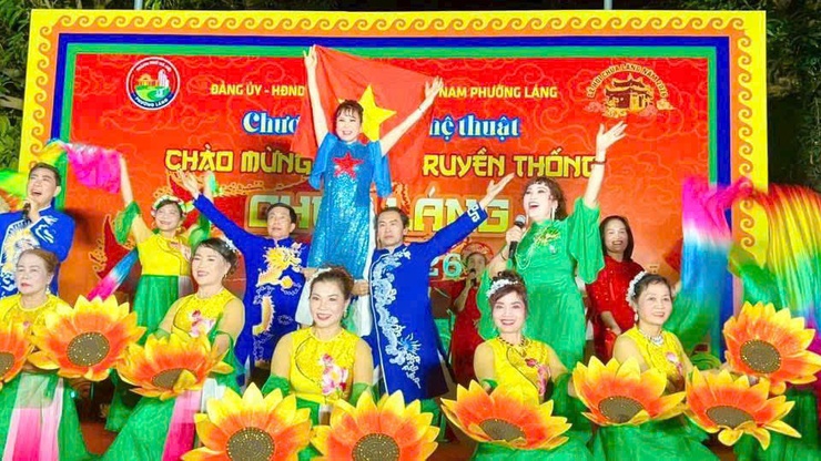 CLB UNESCO NÓN BA TẦM (PHƯỜNG LÁNG) – NƠI HỒN DÂN TỘC ĐƯỢC NÂNG NIU QUA TỪNG CÂU HÁT- Ảnh 8.