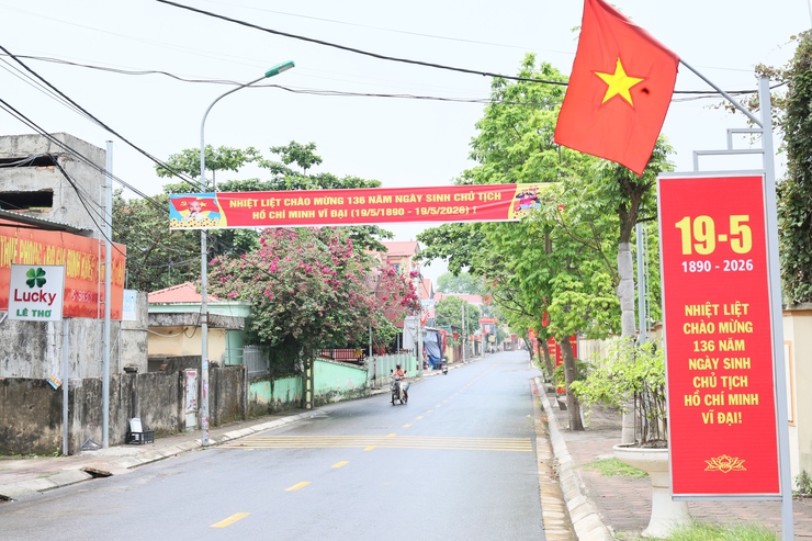 Thông báo treo cờ Tổ quốc chào mừng kỷ niệm 136 năm Ngày sinh Chủ tịch Hồ Chí Minh (19/5/1890 - 19/5/2026)- Ảnh 1.