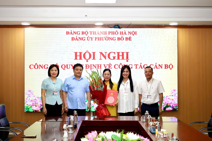 Đảng ủy Phường Bồ Đề công bố Quyết định về công tác cán bộ- Ảnh 1.