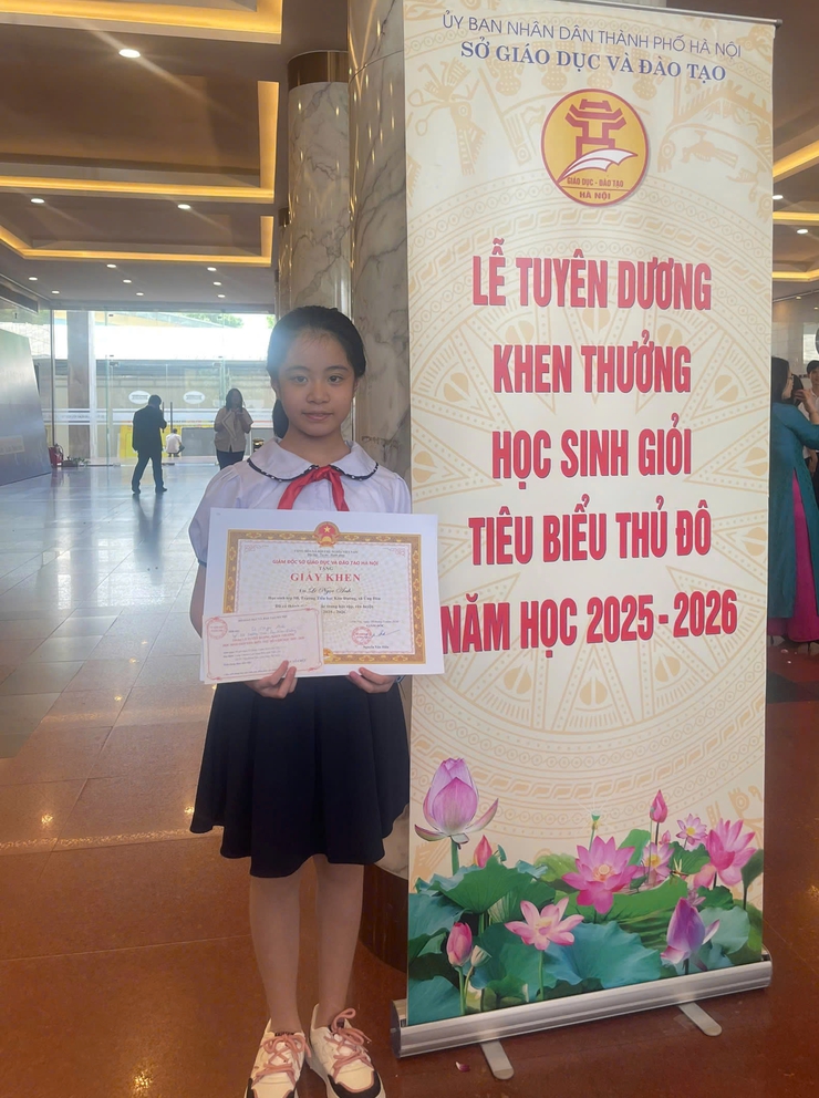 XÃ ỨNG HÒA CÓ 2 HỌC SINH ĐƯỢC TUYÊN DƯƠNG TẠI LỄ KHEN THƯỞNG HỌC SINH GIỎI TIÊU BIỂU THỦ ĐÔ- Ảnh 1.
