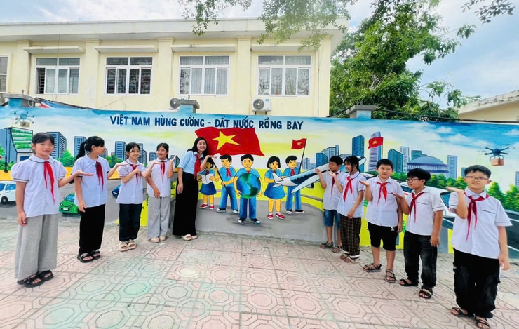 TRƯỜNG TIỂU HỌC HOÀ LÂM GẮN BIỂN CÔNG TRÌNH MĂNG NON “CỔNG TRƯỜNG THÂN THIỆN”- Ảnh 2.