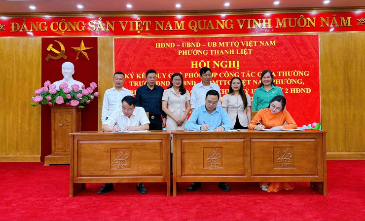 Thường trực HĐND – UBND - Ủy ban MTTQ Việt Nam phường Thanh Liệt ký kết quy chế phối hợp công tác- Ảnh 3.