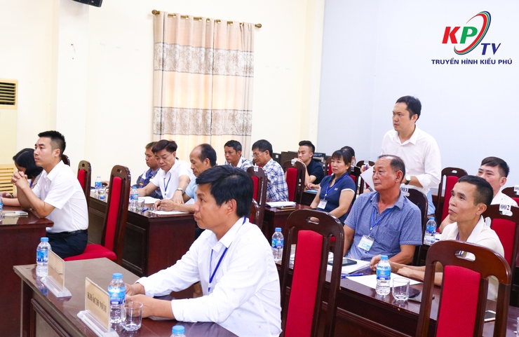 UBND xã Kiều Phú đấu giá thành công quyền sử dụng 7 thửa đất công ích tại thôn Phú Mỹ và Ngọc Than để cho thuê phục vụ sản xuất nông nghiệp.- Ảnh 1.