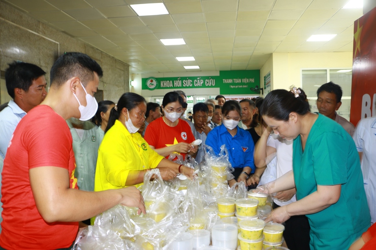 HỘI CHỮ THẬP ĐỎ XÃ MỸ ĐỨC VỚI CHƯƠNG TRÌNH “BỮA SÁNG NHÂN ÁI” ẤM ÁP NGHĨA TÌNH TẠI BỆNH VIỆN ĐA KHOA MỸ ĐỨC- Ảnh 3.