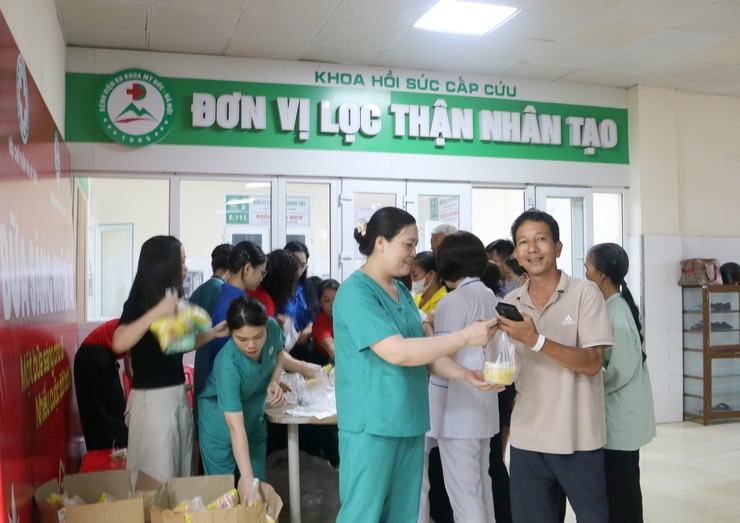 HỘI CHỮ THẬP ĐỎ XÃ MỸ ĐỨC VỚI CHƯƠNG TRÌNH “BỮA SÁNG NHÂN ÁI” ẤM ÁP NGHĨA TÌNH TẠI BỆNH VIỆN ĐA KHOA MỸ ĐỨC- Ảnh 4.