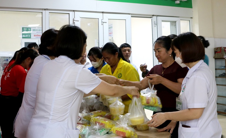 HỘI CHỮ THẬP ĐỎ XÃ MỸ ĐỨC VỚI CHƯƠNG TRÌNH “BỮA SÁNG NHÂN ÁI” ẤM ÁP NGHĨA TÌNH TẠI BỆNH VIỆN ĐA KHOA MỸ ĐỨC- Ảnh 6.