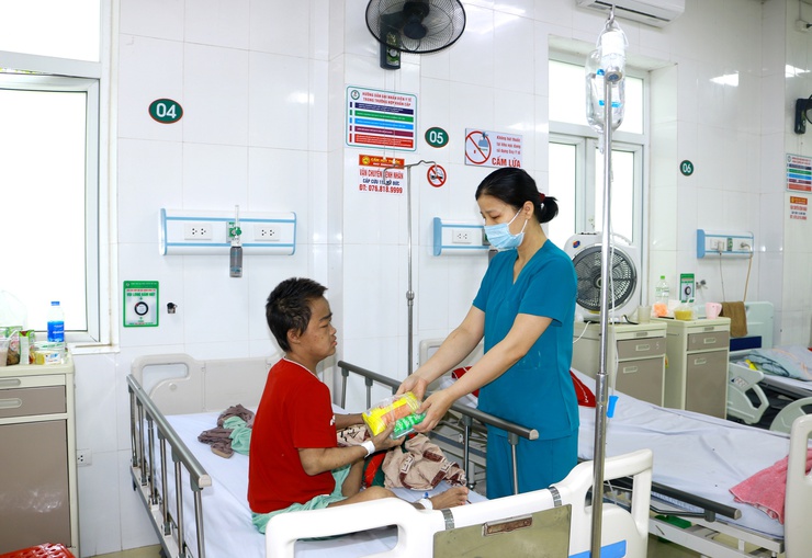 HỘI CHỮ THẬP ĐỎ XÃ MỸ ĐỨC VỚI CHƯƠNG TRÌNH “BỮA SÁNG NHÂN ÁI” ẤM ÁP NGHĨA TÌNH TẠI BỆNH VIỆN ĐA KHOA MỸ ĐỨC- Ảnh 7.