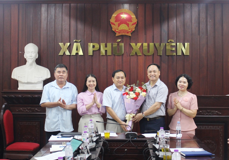 Ban Đại diện Hội đồng quản trị Ngân hàng Chính sách xã hội xã Phú Xuyên họp phiên thứ nhất năm 2026- Ảnh 2.