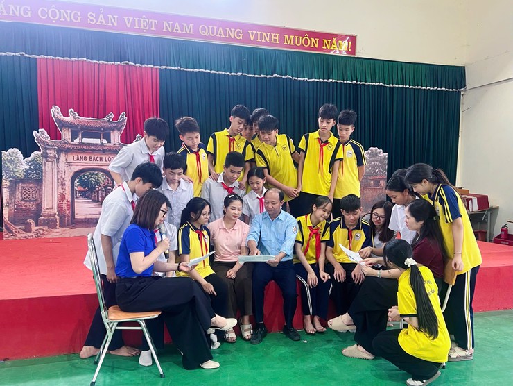 Sẵn sàng cho vòng Chung khảo Cuộc thi tìm hiểu các Anh hùng Lực lượng vũ trang Nhân dân xã Phúc Thọ- Ảnh 3.