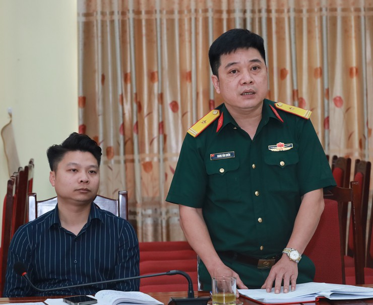 UBND xã Minh Châu tổ chức hội nghị giao ban các nhiệm vụ trọng tâm tháng 5, triển khai nhiệm vụ trong thời gian tới.- Ảnh 6.