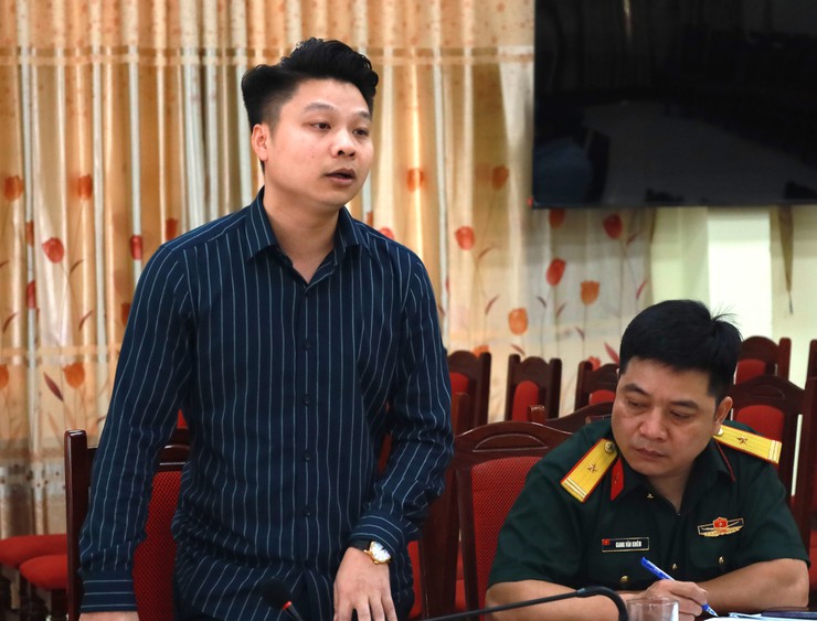 UBND xã Minh Châu tổ chức hội nghị giao ban các nhiệm vụ trọng tâm tháng 5, triển khai nhiệm vụ trong thời gian tới.- Ảnh 5.