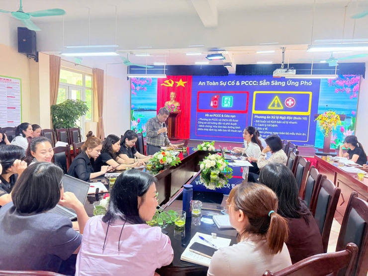 PHÒNG VĂN HÓA - XÃ HỘI XÃ VĨNH THANH TỔ CHỨC HỘI NGHỊ HƯỚNG DẪN THỰC HIỆN CÔNG TÁC QUẢN LÝ NHÀ NƯỚC ĐỐI VỚI CÁC CƠ SỞ GIÁO DỤC MẦM NON NGOÀI CÔNG LẬP NĂM 2026- Ảnh 4.
