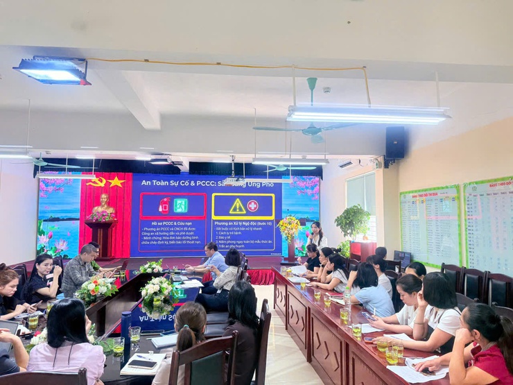 PHÒNG VĂN HÓA - XÃ HỘI XÃ VĨNH THANH TỔ CHỨC HỘI NGHỊ HƯỚNG DẪN THỰC HIỆN CÔNG TÁC QUẢN LÝ NHÀ NƯỚC ĐỐI VỚI CÁC CƠ SỞ GIÁO DỤC MẦM NON NGOÀI CÔNG LẬP NĂM 2026- Ảnh 5.