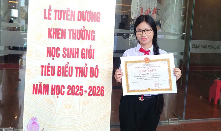 Rực sáng tài năng đất học Bất Bạt: Em Nguyễn Thị Bảo Trâm vinh dự được tuyên dương học sinh giỏi tiêu biểu thủ đô năm học 2025 – 2026- Ảnh 1.