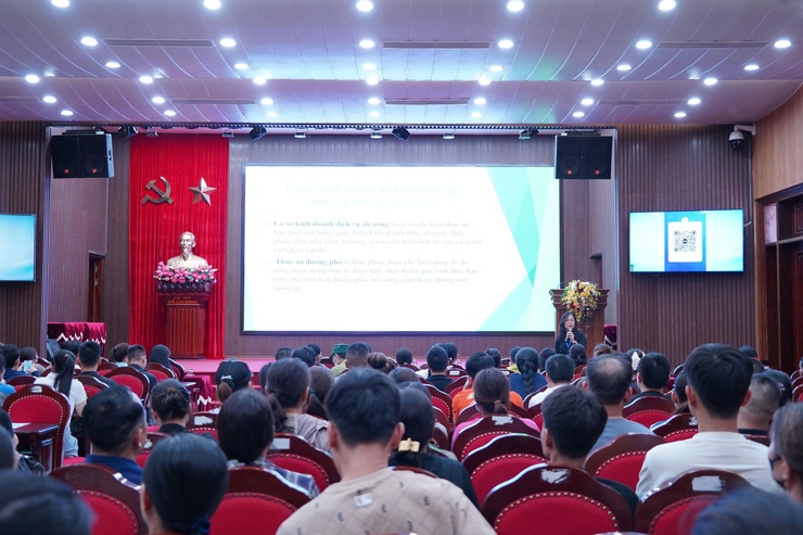 Phường Chương Mỹ phổ biến quy định pháp luật về an toàn thực phẩm cho các cơ sở kinh doanh dịch vụ ăn uống- Ảnh 1.