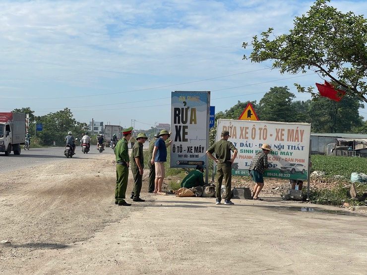 Bình Minh quyết liệt tháo gỡ "điểm nghẽn" trật tự đô thị, trật tự giao thông, vệ sinh môi trường trên tuyến Quốc lộ 21 B- Ảnh 3.