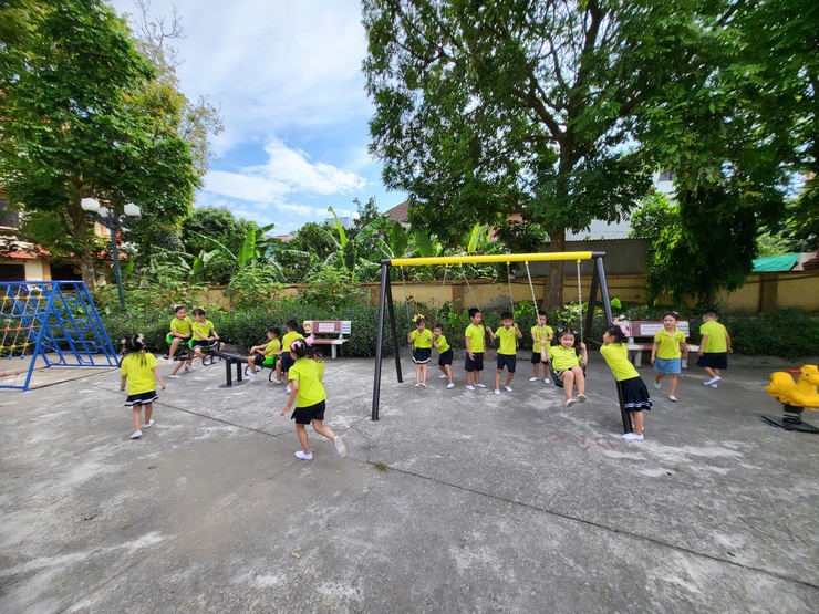 Ủy ban Mặt trận Tổ quốc Việt Nam phường Việt Hưng tổ chức chương trình ra mắt công trình “Sân chơi thiếu nhi” chào mừng thành công Đại hội đại biểu toàn quốc Mặt trận Tổ quốc Việt Nam lần thứ XI, nhiệm kỳ 2026 – 2031- Ảnh 7.