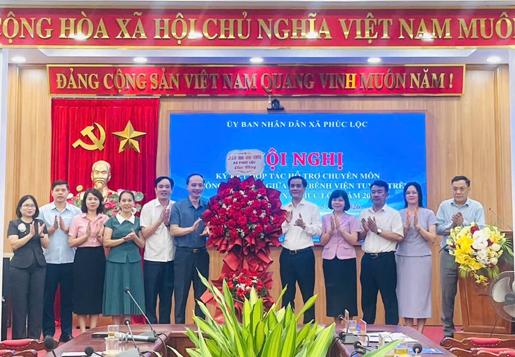Hội nghị ký kết hợp tác hỗ trợ chuyên môn về công tác y tế giữa Bệnh viện tuyến trên với Trạm Y tế xã Phúc Lộc- Ảnh 1.