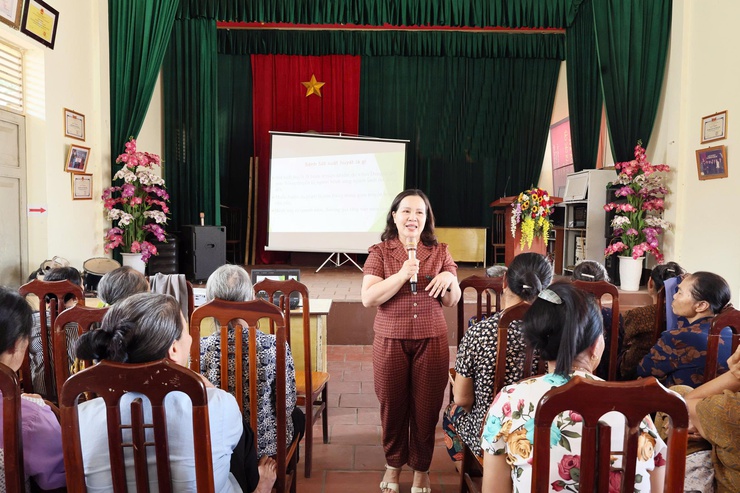 Trạm y tế xã Quảng Bị: Truyền thông về phòng chống bệnh Sốt xuất huyết cho người dân- Ảnh 4.