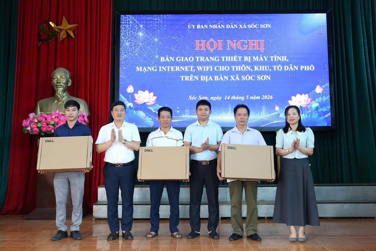 SÓC SƠN BÀN GIAO TRANG THIẾT BỊ MÁY TÍNH, WIFI CHO 62 THÔN, KHU, TỔ DÂN PHỐ- Ảnh 3.
