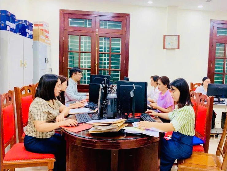 Phúc Thọ tăng tốc thực hiện 45 ngày đêm chuẩn hóa dữ liệu đảng viên- Ảnh 3.