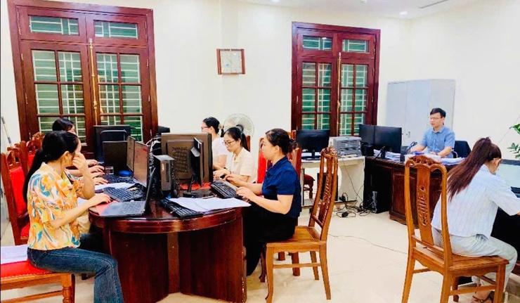 Phúc Thọ tăng tốc thực hiện 45 ngày đêm chuẩn hóa dữ liệu đảng viên- Ảnh 1.