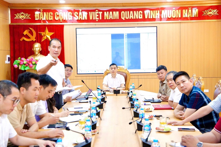 Phường Phú Thượng làm việc với Công ty TNHH Phát triển Khu đô thị Nam Thăng Long về giải quyết các điểm nghẽn úng ngập và trật tự đô thị- Ảnh 1.