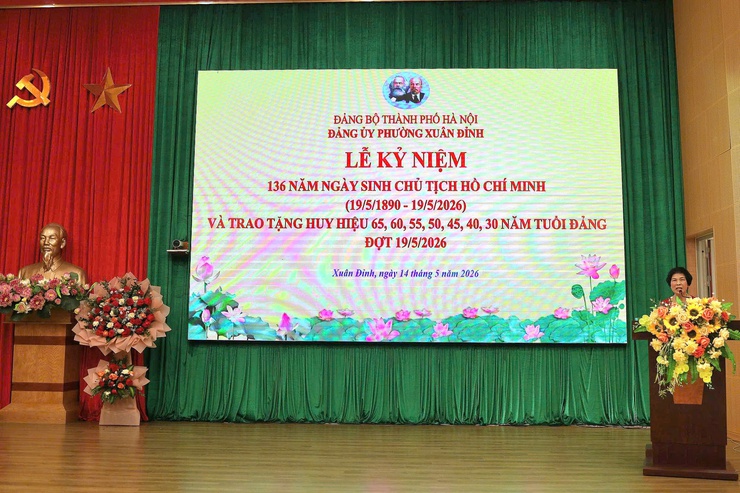 Xuân Đỉnh: tổ chức kỷ niệm 136 năm Ngày sinh Chủ tịch Hồ Chí Minh và trao tặng Huy hiệu Đảng đợt 19/5- Ảnh 6.
