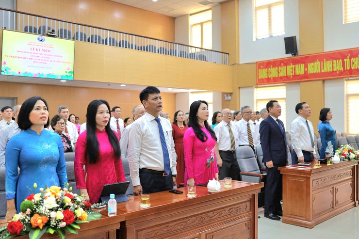 Xuân Đỉnh: tổ chức kỷ niệm 136 năm Ngày sinh Chủ tịch Hồ Chí Minh và trao tặng Huy hiệu Đảng đợt 19/5- Ảnh 1.