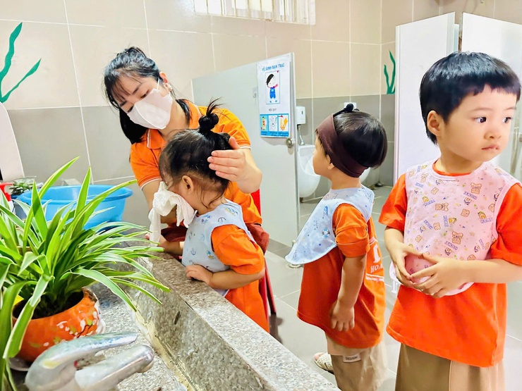 Tình yêu thương thầm nặng của những “Người Mẹ hiền - Cô giáo Mầm non Hoa Phượng”- Ảnh 1.