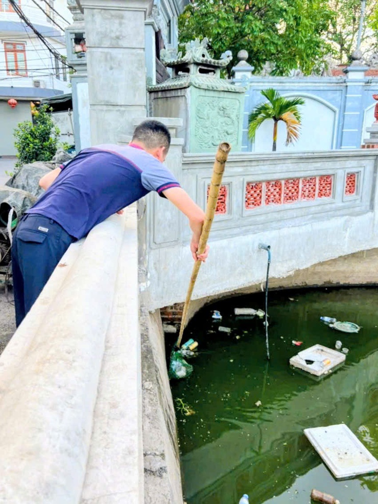 Thôn Vĩnh Lộc 2 duy trì hiệu quả phong trào vệ sinh môi trường, bảo vệ cảnh quan di tích- Ảnh 1.